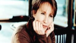 Demans hastası ünlü Fransız oyuncu Nathalie Bay 77 yaşında hayatını kaybetti