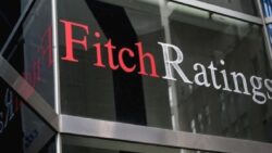 Fitch, Türkiye’nin kredi görünümünü durağana çevirdi