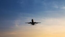 Hindistan’da havayollarından, yakıt vergisi indirimi uygulanmazsa operasyonların duracağı uyarısı