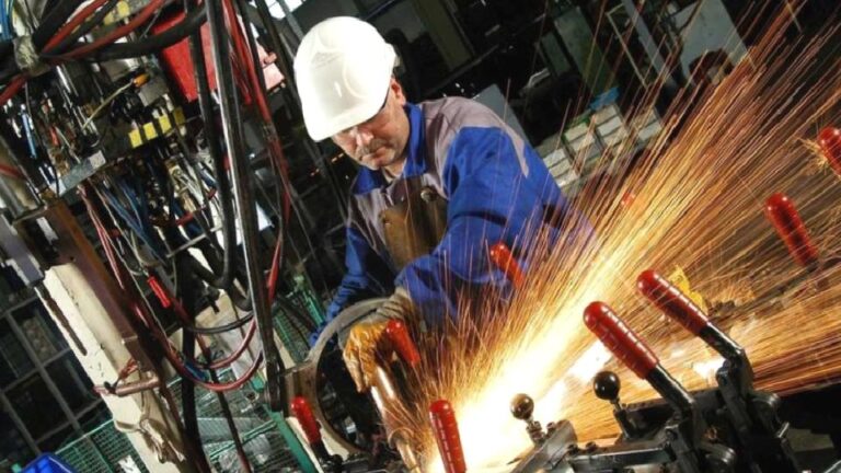 İmalat göstergesi 5 ayın en düşük seviyesinde
