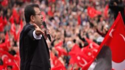 İmamoğlu’ndan Ataşehir mitingine mesaj: Mahkemede yalanlarını yüzlerine vurdukça, yeni kumpasların peşinde koşuyorlar!