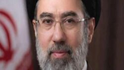 İran lideri Hamaney’den Hürmüz çıkışı