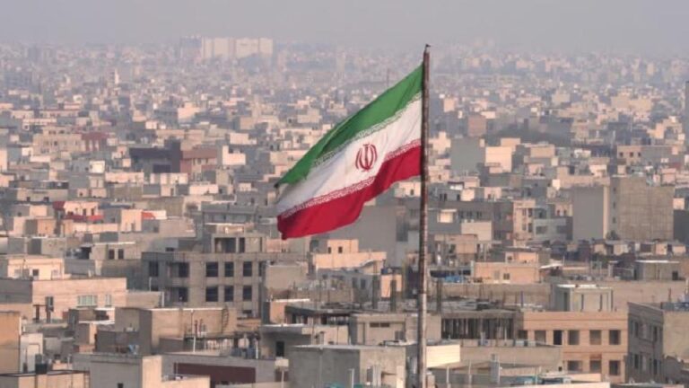 İran’dan Babul Mendeb Boğazı’nın da kapatılabileceği uyarısı