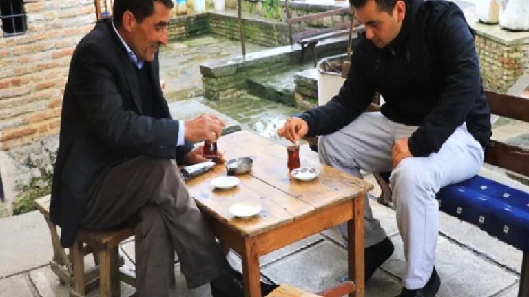 Konyalılardan ekonomi değerlendirmesi: Arkadaşlarla çay içmek dert oldu, ısmarlamamak için kaçıyoruz