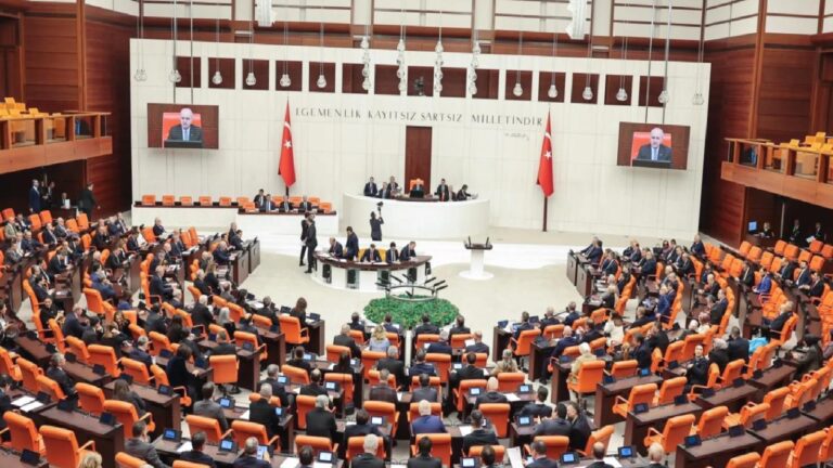 Meclis’te Ermeni olayları tartışması: Osmanlı döneminde 13 milyon Hıristiyan vardı, bu insanlar nereye gitti?