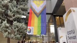 ODTÜ’de öğrencilerden rektörlüğün LGBTİ+ içeriklerinin sansürlemesine tepki: Varoluşlarımız susturulamaz, yaşamı savunmaktan vazgeçmeyeceğiz