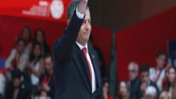 Özgür Özel: Bir yılı aşkın süredir milyonlarla birlikte meydanlarda mücadele veriyoruz, bir darbeye karşı halkın iradesini savunuyoruz