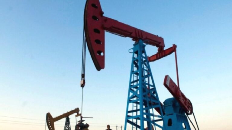 Petrol abluka haberiyle sert yükseldi