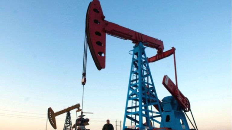 Petrolde yön yukarı: Barış görüşmeleri takip ediliyor