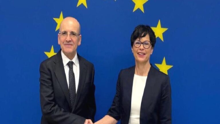 Şimşek, AB Komisyonu Üyesi Kos ile bir araya geldi