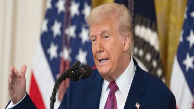 Trump: Ablukaya yaklaşan gemiler imha edilecek