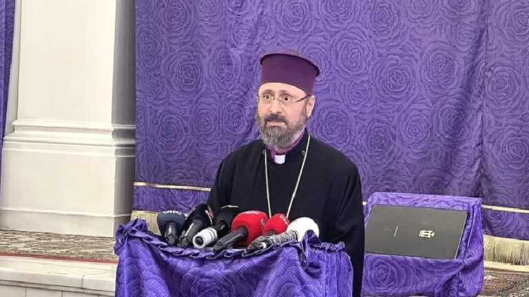 Türkiye Ermenileri Patriği Maşalyan’dan Orta Doğu’da barış mesajı: Çevremiz ateş çemberi, masum insanın ölmesinden kaygı duyuyoruz