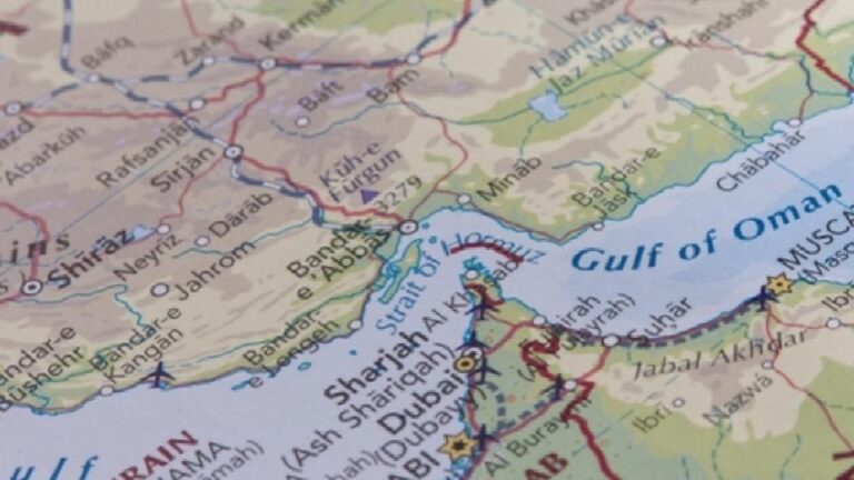 Umman ile İran, Hürmüz Boğazı’ndan geçişleri görüştü