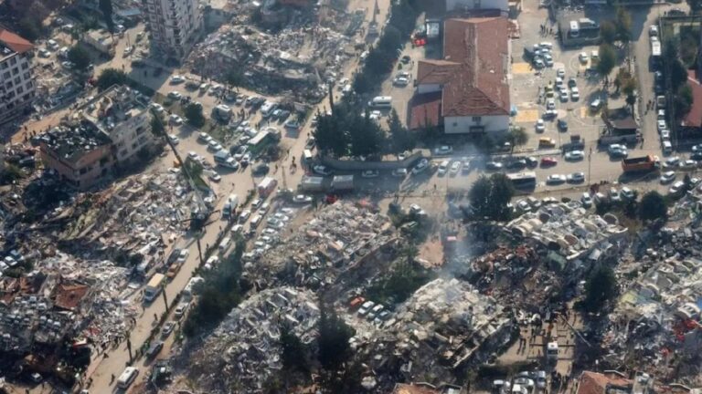AKP’li Besni Belediyesi, mahkemenin depremzedeye tazminat kararına itiraz etti: Adli yardım talebinde bulundu