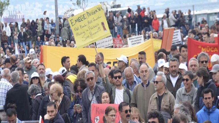 Binlerce emekçi 1 Mayıs’ta Gündoğdu Meydanı’nı doldurdu: Emek, adalet, özgürlük ve demokrasinin hâkim olduğu düzeni inşa edeceğiz!