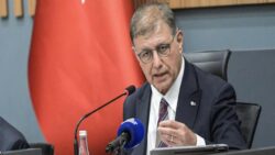Cemil Tugay’dan AKP’ye “yatırım” tepkisi: İzmir’in 4,5 milyonluk nüfusunun sorunlarını görmezden geliyorsunuz