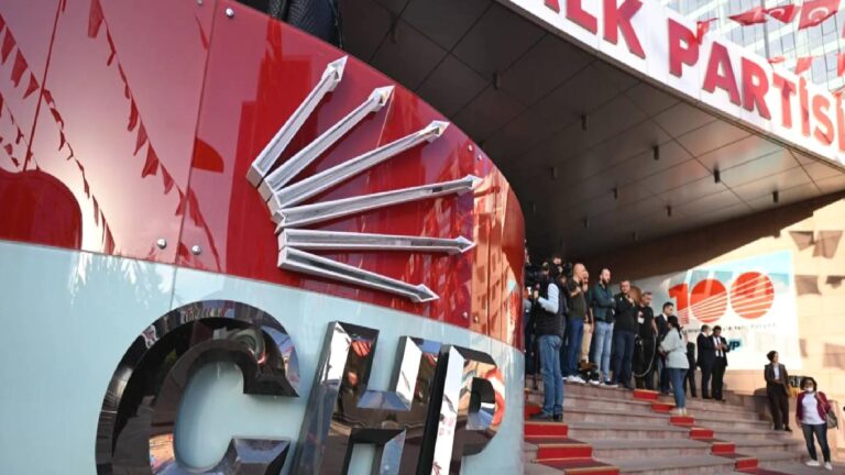 CHP İzmir İl Başkanı Güç: İl Başkanlığımıza ait Facebook sayfası yönetimimizden alınmıştır