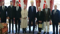 Cumhurbaşkanı Erdoğan, 1960 darbesi ardından idam edilen siyasilerin aileleriyle bir araya geldi