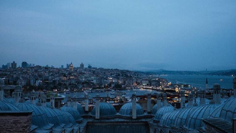 Financial Times’tan çarpıcı analiz | Bir mahalleden ülke okuması: Karagümrük Türkiye’nin aynası mı?
