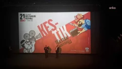İşçi Filmleri Festivali “Kestik Baştan Çekiyoruz” sloganıyla başladı; “onur ödülü” Kadir İnanır’a verildi