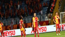 Şampiyon Galatasaray sezonu mağlubiyetle kapattı