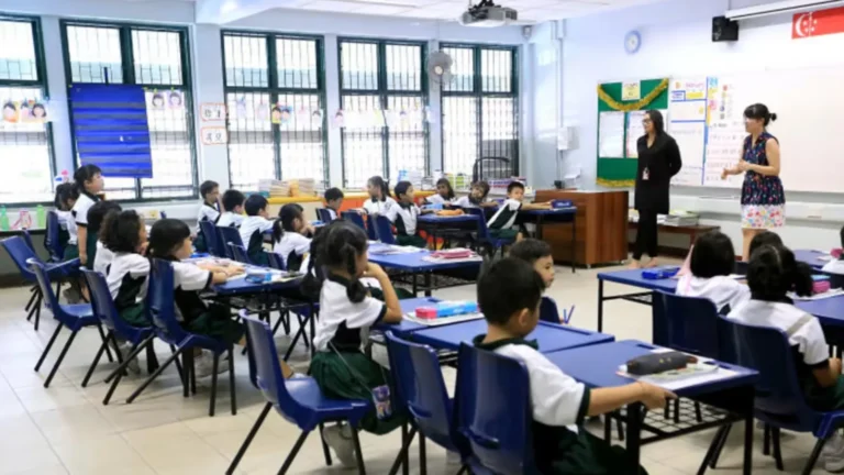 Singapur’da tartışmalı karar: Zorbalık yapan erkek öğrencilere sopa cezası verilecek!