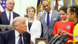 Trump Oval Ofis’te çocuklarla bir araya geldi: İran savaşı ve trans atlet tartışmalarından bahsetti