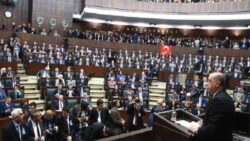 AKP’de “çözülme ve kopuş” iddiaları: Parti toplantılarında gerçek gündem konuşulmuyor; milletvekilleri çalışmalara katılmıyor