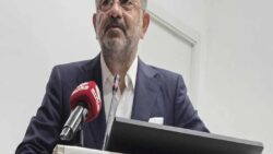 Atatürkçü Düşünce Derneği’nin konferansında konuşan Veli Ağbaba: Tek suçum Özgür Özel’in yol arkadaşı olmak; boynumu veririm, boyun eğmem