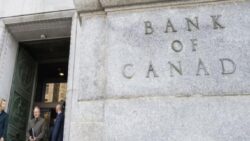 BoC üst üste beşinci kez faizi sabit bıraktı