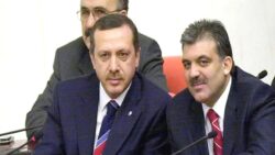 Eski AYM Başkanı Kılıç: 2007’de AK Parti’nin kapatılması için başsavcı, 487 delil diye ne kadar gazete kupürü varsa önümüze getirdi
