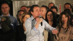 Kosova’daki erken genel seçimleri mevcut Başbakan Kurti’nin partisi kazandı