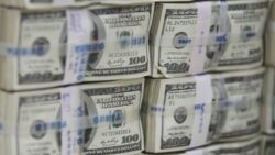 Küresel merkez bankaları dolar rezervlerini azaltmayı planlıyor