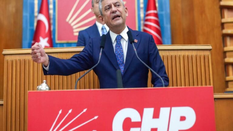 Sendikacılardan ‘mutlak butlan’ bildirisi: Butlancılar meşru değildir, Özgür Özel’in yanındayız