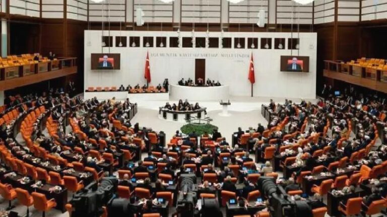 TBMM Genel Kurulu’nda skandal: AKP sıralarından verilen pusulalardaki vekiller salonda değilmiş!