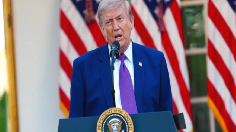 Trump: İran’la görüşmeler devam ediyor