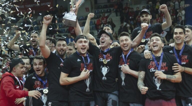 Ziraat Bankkart Erkek Voleybol Takımından 2 veda
