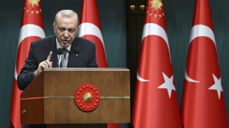 Erdoğan: İmalat sanayine 1 trilyon liralık kredinin önünü açıyoruz