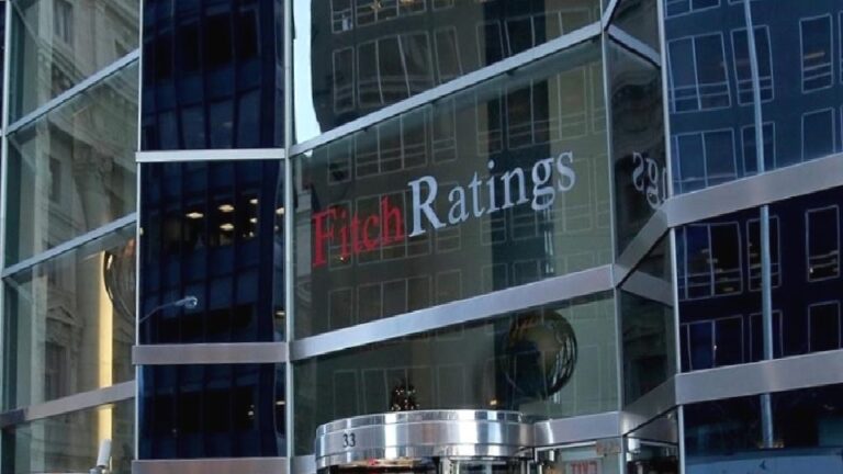 Fitch Türkiye’nin kredi notunu teyit etti