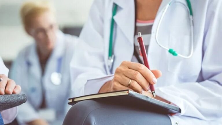 Aile Sağlığı Merkezleri’nde personel krizi uyarısı: Binlerce ebe, hemşire ve tıbbi sekreter işsiz kalabilir