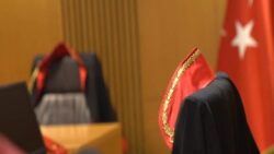 Cinayet suçlamasıyla tutuklanan eski savcının ifadesine ulaşıldı: Kız arkadaşım intihar etti, ayağımı ayna kesti