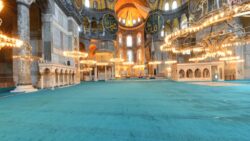 Diyanet’in cuma hutbesi: Çocukların büyüyemediği bir dünyada insanlığın huzurlu olamayacağı açıktır