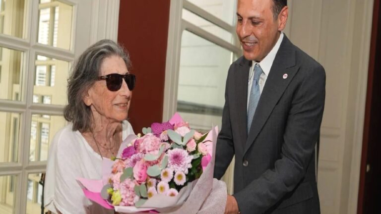 Erdal İnönü’nün eşi Sevinç İnönü, Yeni Parti’ye üye oldu