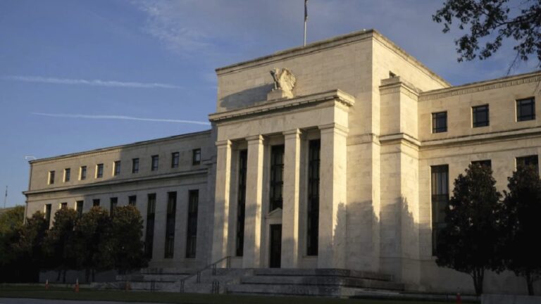 Fed tutanakları: Enflasyon düşmezse faiz artışı gerekebilir