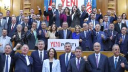 Fikret Bila: Yeni Parti’nin kırmızı çizgisi “Atatürk ilkeleri ve Cumhuriyet’in temel nitelikleri” olmalı