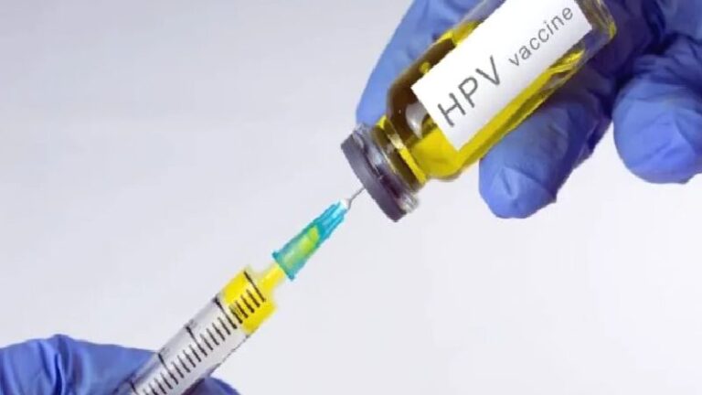 Kadın Dayanışma Komiteleri, Sağlık Bakanlığı önünden seslendi: Ücretsiz HPV aşısı hakkımız