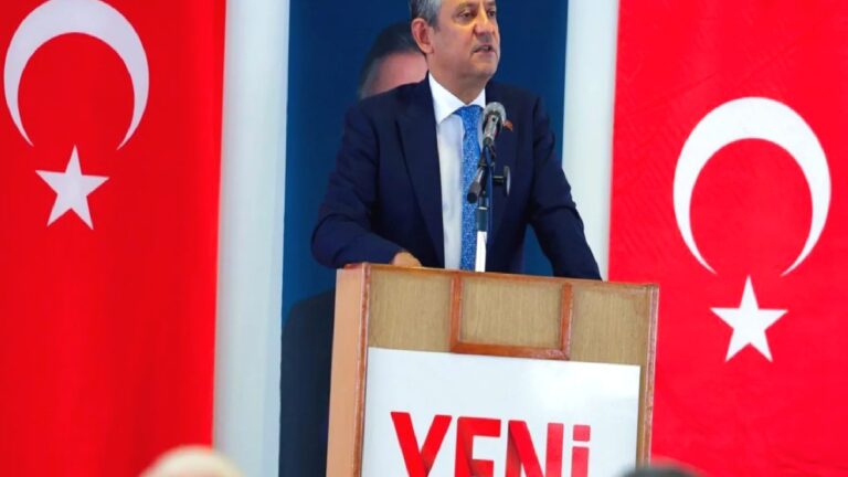 Özgür Özel’den çerçeve yasa eleştirilerine yanıt: Terörün bitmesi, silahsızlanma konusunda ‘evet’ oyu verdik, demokratikleşmenin mücadelesini vereceğiz
