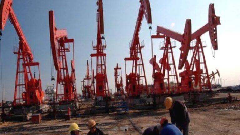 Petrol yaptırım baskısıyla yatay seyirde