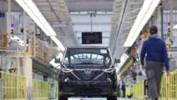 Porsche yöneticisinden Volkswagen’e maliyetleri hızla düşürme çağrısı