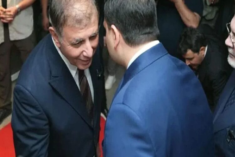 AKP’ye katılacağı iddialarıyla gündemdeydi: Cemil Tugay, AKP’li Eyyüp Kadir İnan’ı kapıda karşıladı